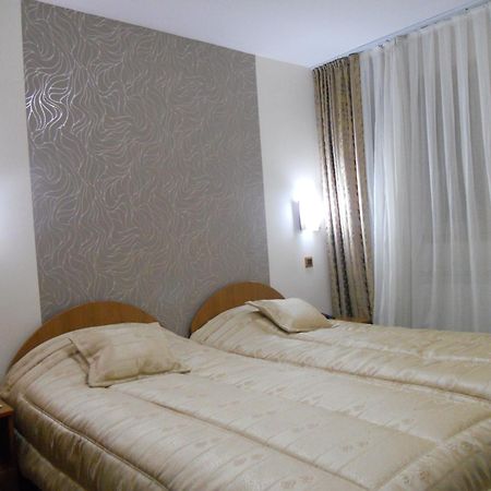 Hotel Kanet Skopje Buitenkant foto