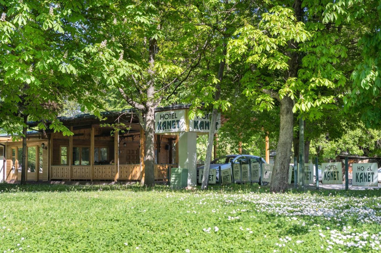 Hotel Kanet Skopje Buitenkant foto