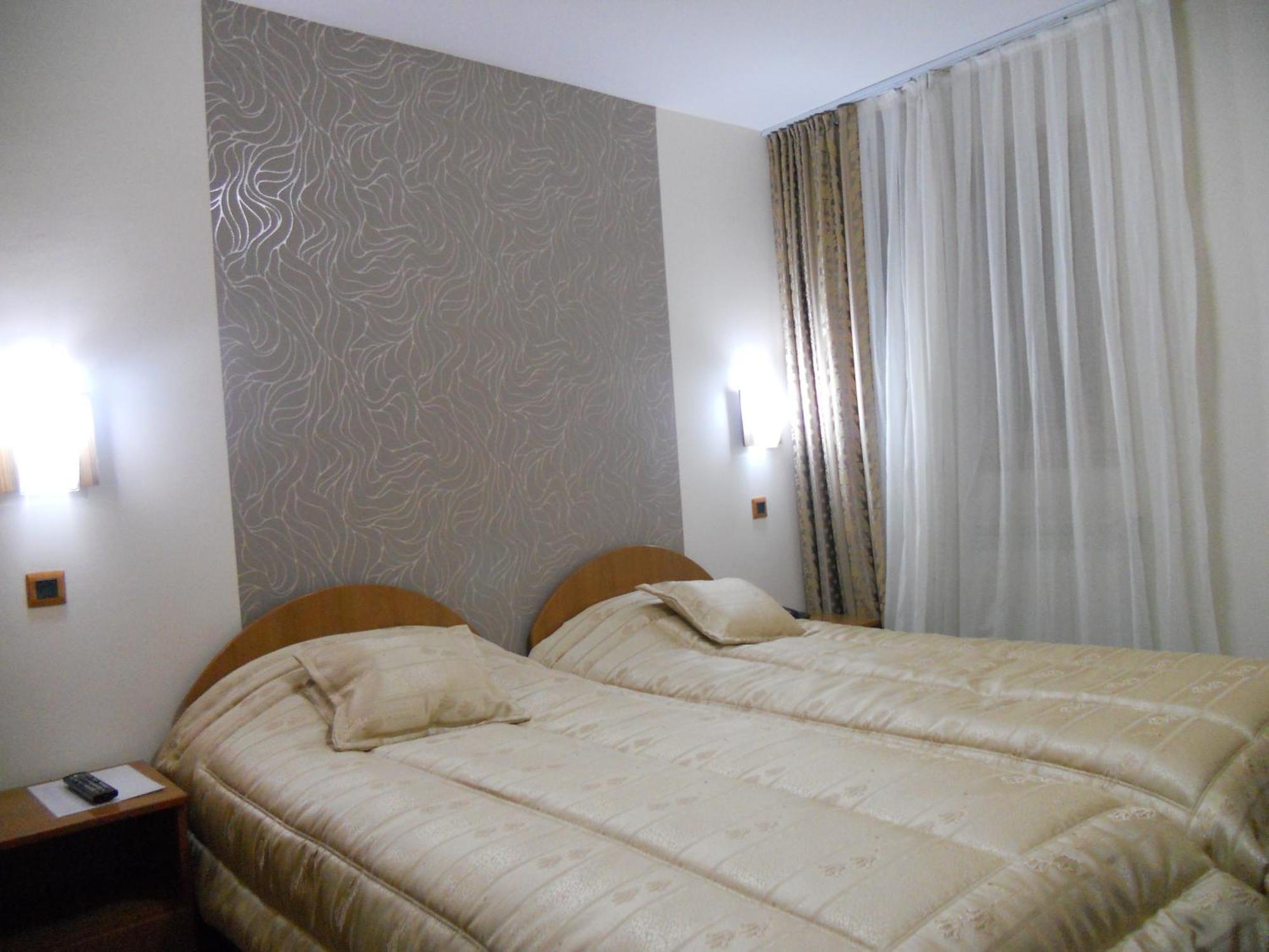 Hotel Kanet Skopje Buitenkant foto