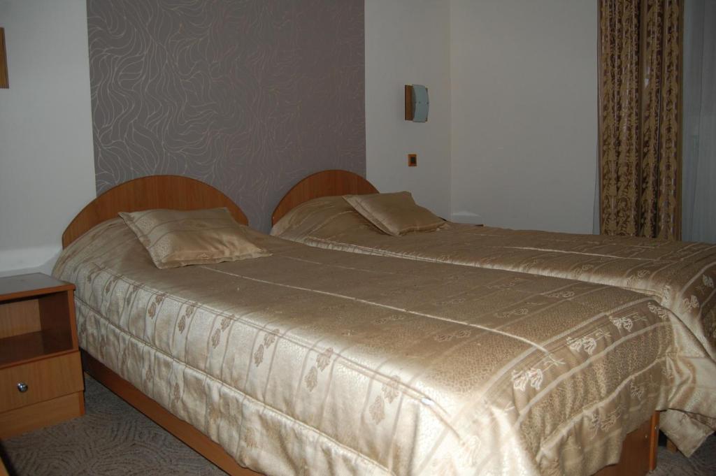 Hotel Kanet Skopje Buitenkant foto