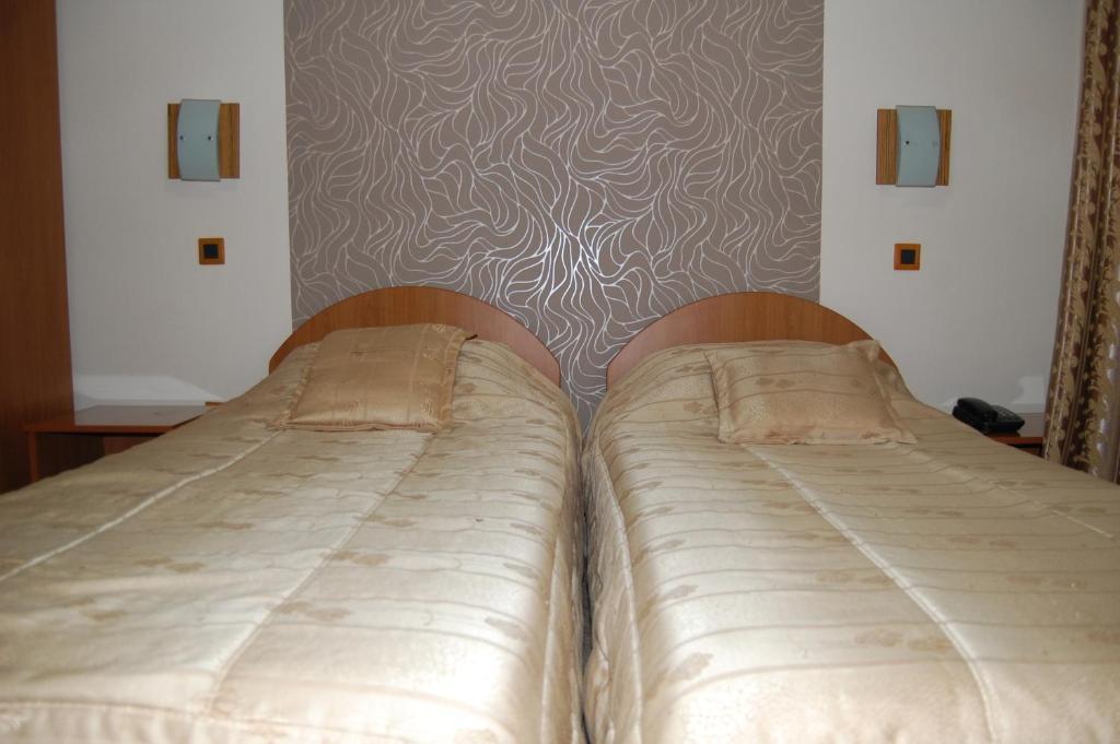 Hotel Kanet Skopje Buitenkant foto