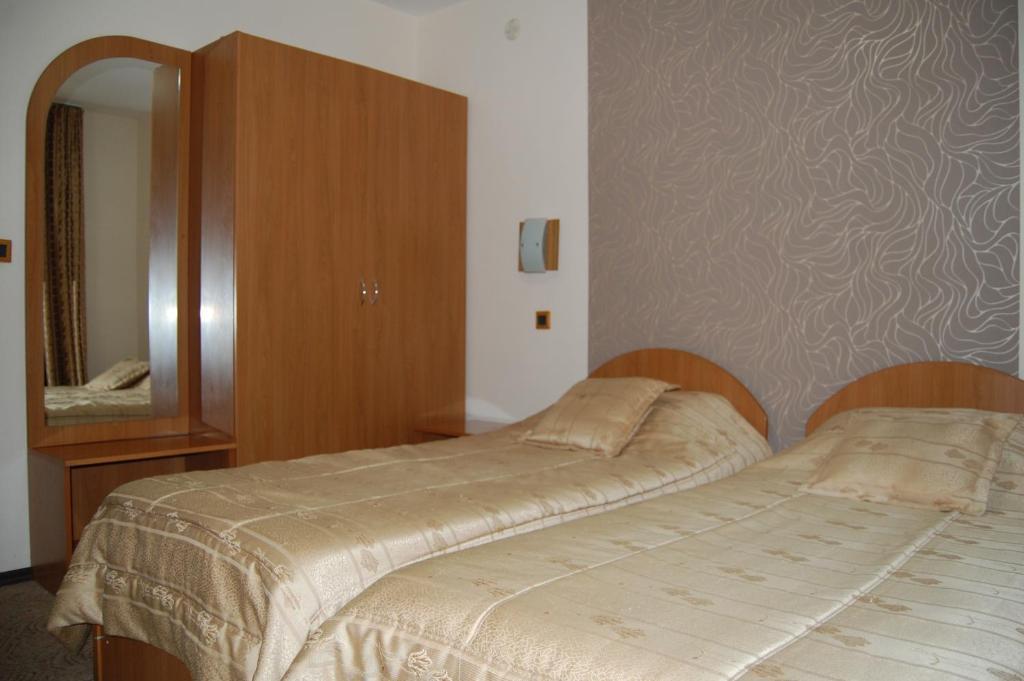 Hotel Kanet Skopje Buitenkant foto