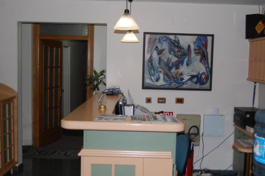 Hotel Kanet Skopje Buitenkant foto